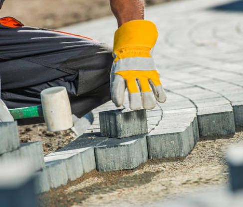 Подготовка основания и укладка брусчатки